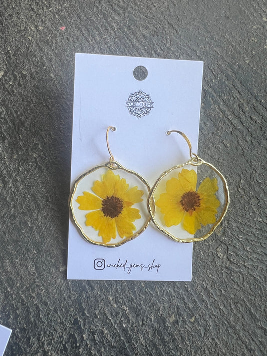 Resin flower - yellow